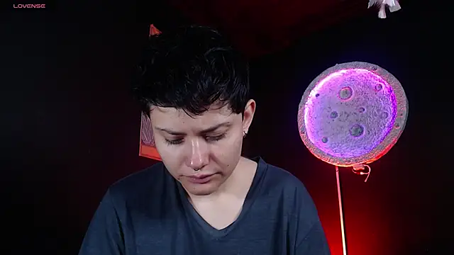 girl intense444 online show from April 2026 01:04:01 PM