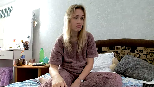 ModelEva online show from February 2025 10:37:02 AM