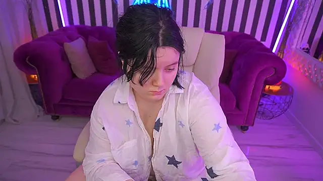 Snapshot of LittleShyy chatting on June 2026 12:53:02 PM LittleShyy online show from June 2026 12:53:02 PM