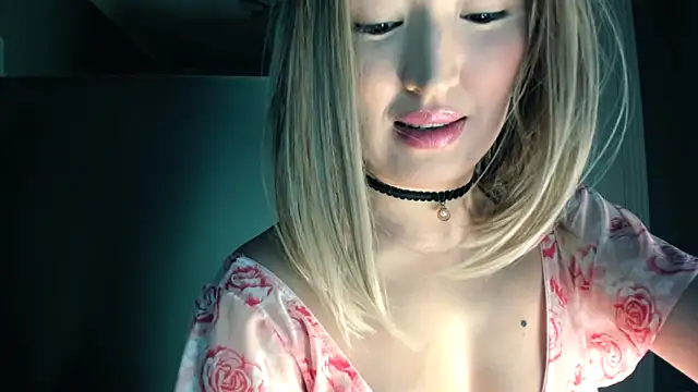 kimisun01 online show from March 2026 01:04:02 PM