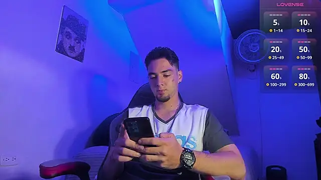 Alex smith00 online show from December 2025 05:53:01 PM