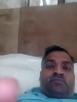 Snapshot of RandomSitcom chatting on May 2026 09:37:01 AM RandomSitcom online show from May 2026 09:37:01 AM
