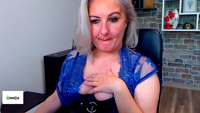 Snapshot of angel_devil_milf chatting on May 2026 11:39:02 AM angel devil milf online show from May 2026 11:39:02 AM