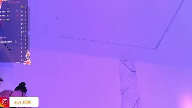 alysson 18 online show from November 2025 01:11:01 PM