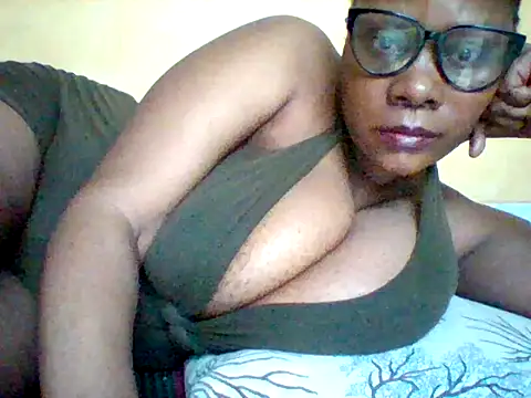 Snapshot of Africangal chatting on June 2026 06:37:02 AM Africangal online show from June 2026 06:37:02 AM