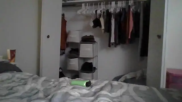 Snapshot of persephone332 chatting on October 2025 04:08:02 AM persephone332 online show from October 2025 04:08:02 AM