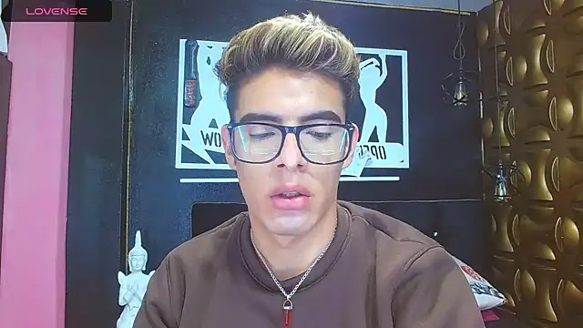 Snapshot of angel_sexyevil chatting on January 2025 12:23:01 PM angel sexyevil online show from January 2025 12:23:01 PM