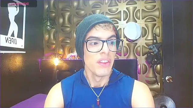 Snapshot of angel_sexyevil chatting on March 2025 12:20:01 PM angel sexyevil online show from March 2025 12:20:01 PM