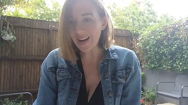 TopsyWilde online show from December 2024 07:07:01 AM