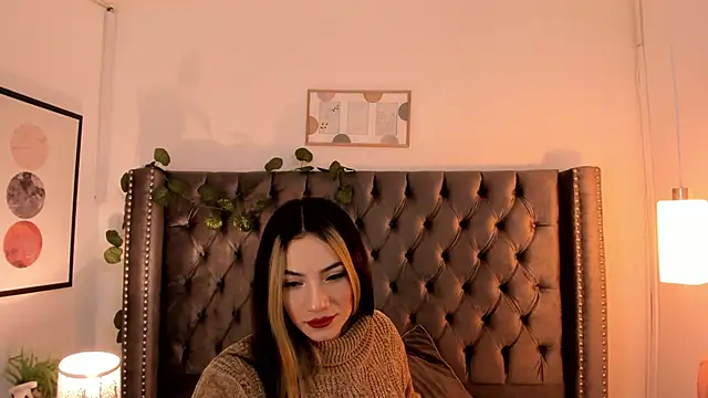 Snapshot of Kim_Blane chatting on December 2024 06:36:01 AM Kim Blane online show from December 2024 06:36:01 AM