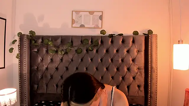 Snapshot of Kim_Blane chatting on January 2025 10:52:01 AM Kim Blane online show from January 2025 10:52:01 AM