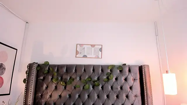 Snapshot of Kim_Blane chatting on January 2025 09:28:01 AM Kim Blane online show from January 2025 09:28:01 AM