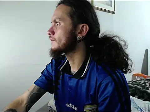 Snapshot of raggaman_ chatting on April 2026 02:42:02 AM raggaman online show from April 2026 02:42:02 AM