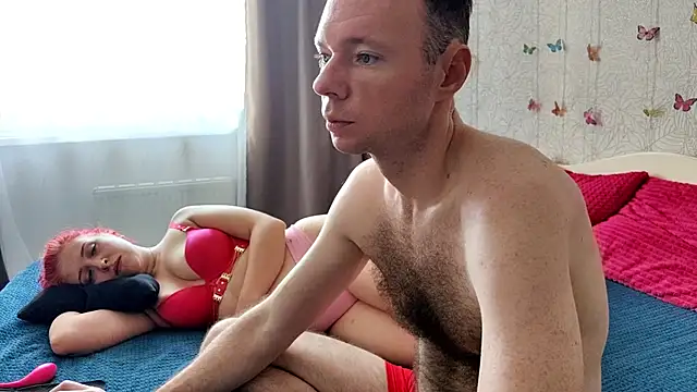 GenrikhBecca online show from November 2025 07:33:02 AM