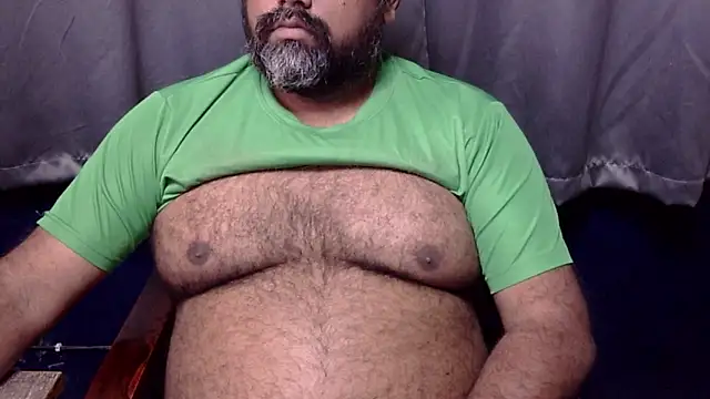 Snapshot of hairysubcub_70 chatting on February 2026 05:28:02 AM hairysubcub 70 online show from February 2026 05:28:02 AM