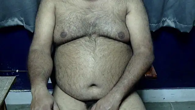 Snapshot of hairysubcub_70 chatting on February 2026 05:44:02 PM hairysubcub 70 online show from February 2026 05:44:02 PM