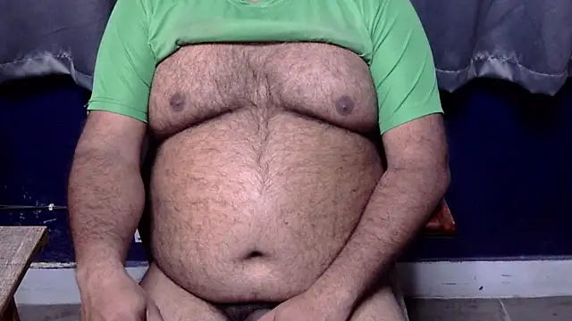 Snapshot of hairysubcub_70 chatting on February 2026 03:45:01 AM hairysubcub 70 online show from February 2026 03:45:01 AM