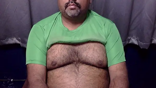 Snapshot of hairysubcub_70 chatting on February 2026 08:29:02 AM hairysubcub 70 online show from February 2026 08:29:02 AM