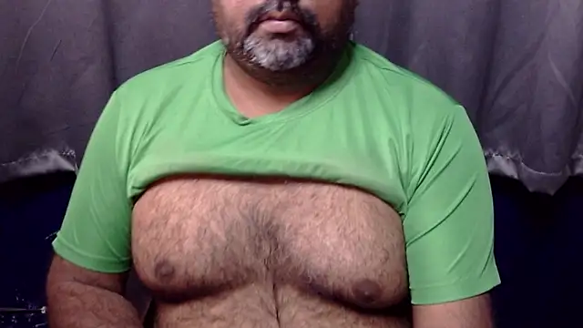 Snapshot of hairysubcub_70 chatting on February 2026 06:46:02 AM hairysubcub 70 online show from February 2026 06:46:02 AM