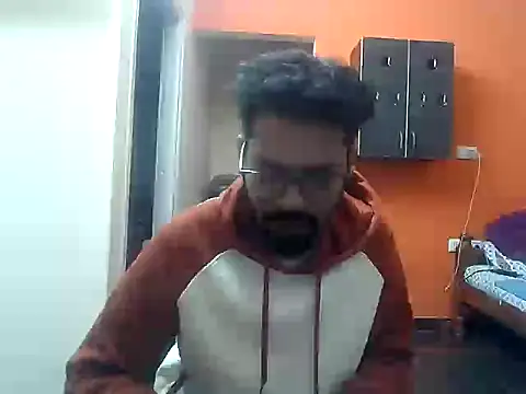 arhan3043 online show from October 2025 06:43:01 PM