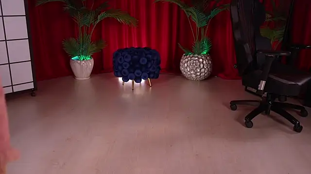 KittyCaitlin online show from December 2025 12:51:01 AM