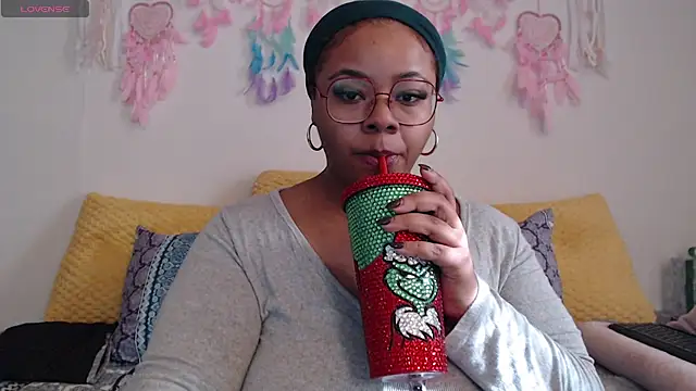 Snapshot of -khayaparker chatting on December 2024 05:51:01 PM -khayaparker online show from December 2024 05:51:01 PM