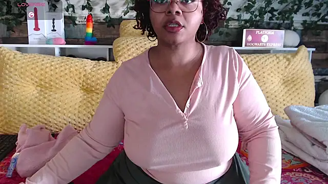 Snapshot of -khayaparker chatting on January 2025 04:36:01 PM -khayaparker online show from January 2025 04:36:01 PM