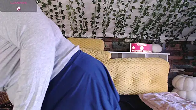 Snapshot of -khayaparker chatting on January 2025 08:05:02 PM -khayaparker online show from January 2025 08:05:02 PM