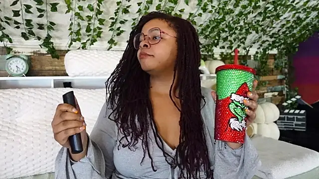 Snapshot of -khayaparker chatting on March 2025 09:29:01 AM -khayaparker online show from March 2025 09:29:01 AM