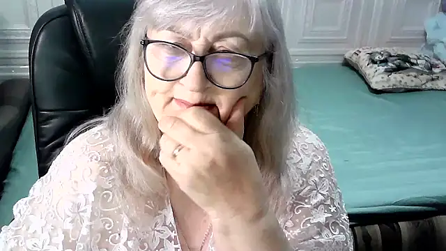 LolkaAlyss online show from December 2025 03:02:02 AM