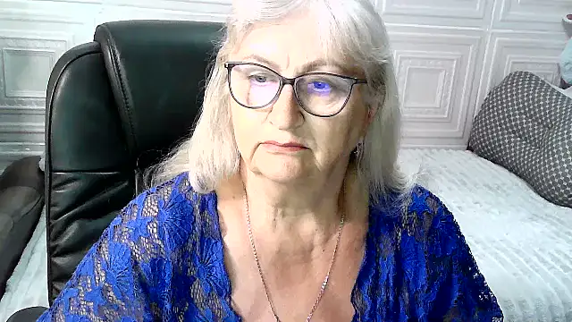 Snapshot of LolkaAlyss chatting on July 2026 11:12:02 AM LolkaAlyss online show from July 2026 11:12:02 AM