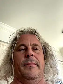 zeus337 online show from November 2025 04:05:01 PM