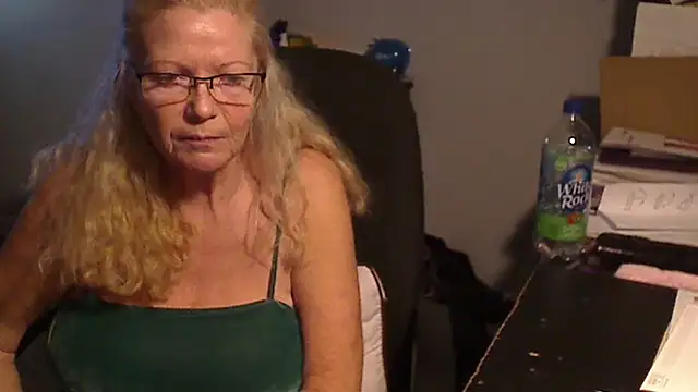 XTRAHORNYONE online show from February 2025 12:13:01 AM