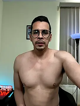 Snapshot of towers_j chatting on February 2026 04:12:02 PM towers j online show from February 2026 04:12:02 PM