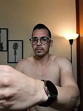Snapshot of towers_j chatting on July 2026 04:35:01 PM towers j online show from July 2026 04:35:01 PM