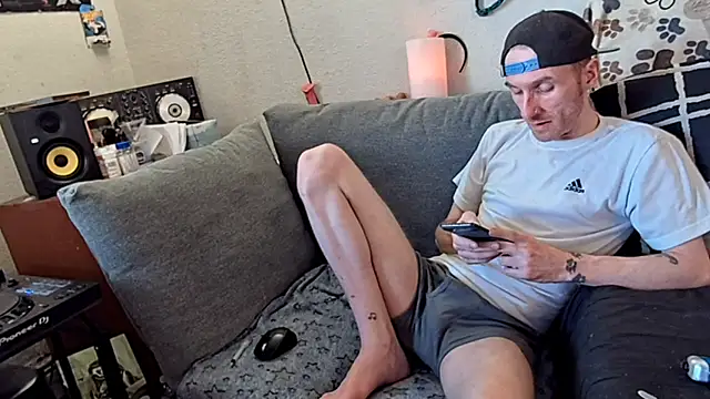 pyrowuff online show from March 2026 07:29:01 PM