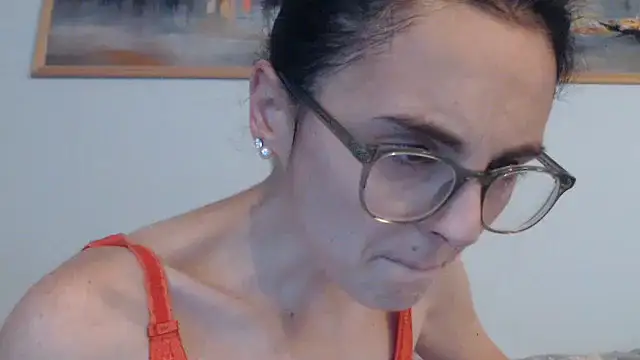 Snapshot of cleophee chatting on September 2025 06:03:01 AM cleophee online show from September 2025 06:03:01 AM