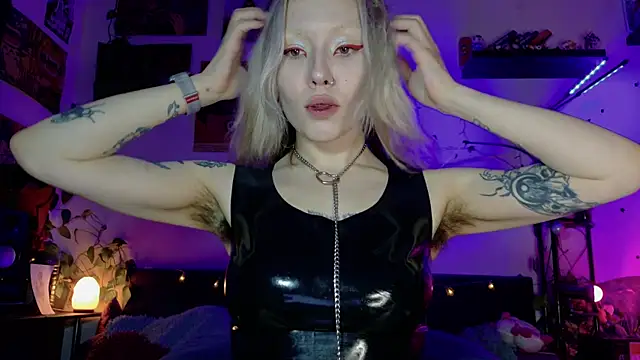 olivecum online show from November 2025 01:04:01 PM