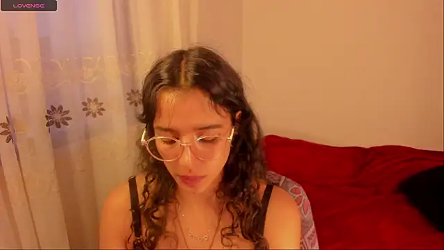 aluna 0310 online show from December 2024 10:56:01 PM