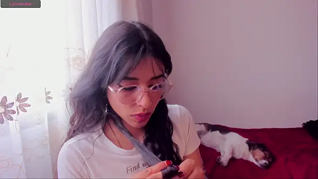 aluna 0310 online show from December 2024 07:54:02 PM