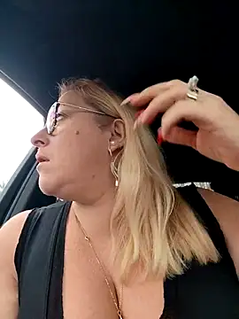 winniess40 online show from February 2026 12:12:01 PM