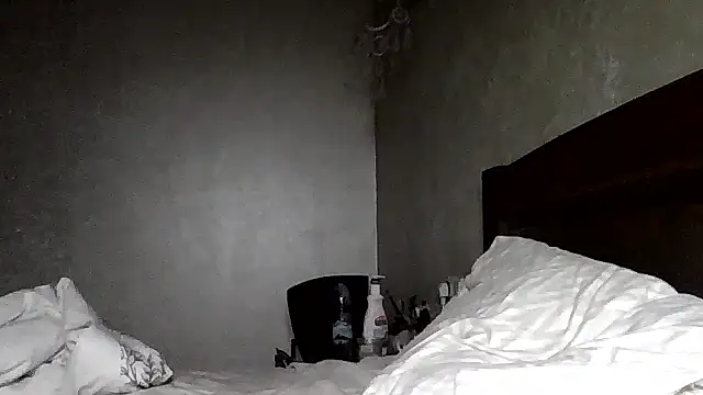 JulianaGold1 online show from March 2026 07:43:02 PM