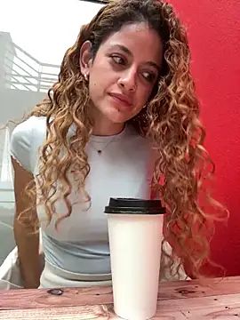 alana15 online show from April 2026 09:31:01 PM