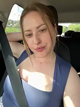 Snapshot of AlisaWhite chatting on April 2026 03:27:01 PM AlisaWhite online show from April 2026 03:27:01 PM
