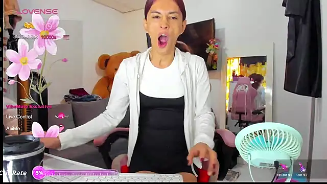 Snapshot of Lawrncesofiets chatting on April 2026 04:10:02 PM Lawrncesofiets online show from April 2026 04:10:02 PM