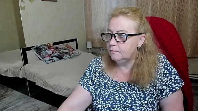 Snapshot of Frau_Marta chatting on June 2026 01:56:01 AM Frau Marta online show from June 2026 01:56:01 AM