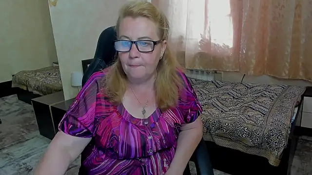 Snapshot of Frau_Marta chatting on June 2026 03:33:01 PM Frau Marta online show from June 2026 03:33:01 PM