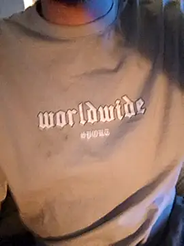 Snapshot of BunnyandClydeDk chatting on December 2024 04:56:02 AM BunnyandClydeDk online show from December 2024 04:56:02 AM