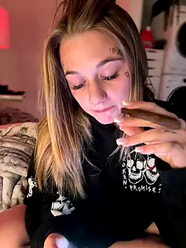 chloetease online show from December 2024 02:00:02 PM