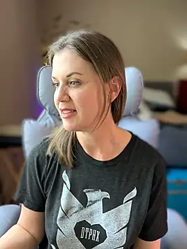 MaiseKnox online show from April 2026 05:40:01 PM